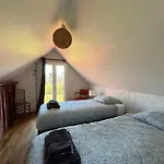 Lumineuse Spacieuse Dans Impasse Au Calme A Proximite D'un Chateau Deux Verandas Grand Jardin Pour Velos, Pres Port En Bessin Et Bayeux, Proche Plages Du Debarquement *