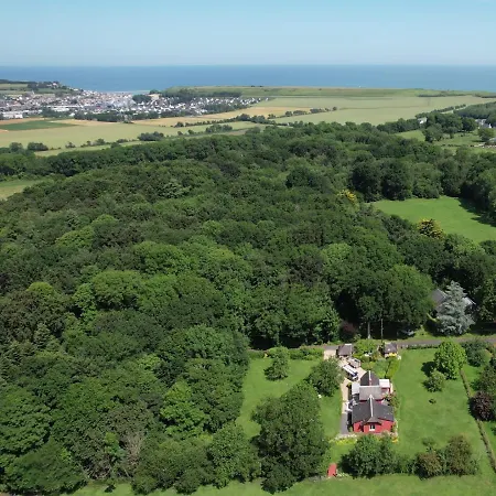 Lumineuse Spacieuse Dans Impasse Au Calme A Proximite D'un Chateau Deux Verandas Grand Jardin Pour Velos, Pres Port En Bessin Et Bayeux, Proche Plages Du Debarquement * Commes