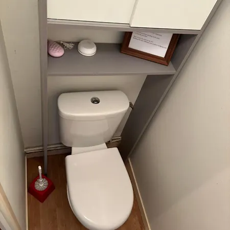 Lumineuse Spacieuse Dans Impasse Au Calme A Proximite D'un Chateau Deux Verandas Grand Jardin Pour Velos, Pres Port En Bessin Et Bayeux, Proche Plages Du Debarquement Commes