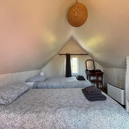 Nyaraló Lumineuse Spacieuse Dans Impasse Au Calme A Proximite D'un Chateau Deux Verandas Grand Jardin Pour Velos, Pres Port En Bessin Et Bayeux, Proche Plages Du Debarquement Commes