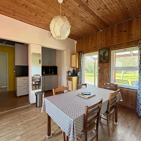 Nyaraló Lumineuse Spacieuse Dans Impasse Au Calme A Proximite D'un Chateau Deux Verandas Grand Jardin Pour Velos, Pres Port En Bessin Et Bayeux, Proche Plages Du Debarquement