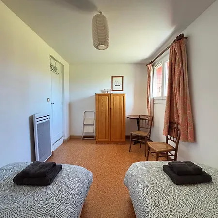 Lumineuse Spacieuse Dans Impasse Au Calme A Proximite D'un Chateau Deux Verandas Grand Jardin Pour Velos, Pres Port En Bessin Et Bayeux, Proche Plages Du Debarquement Nyaraló Commes