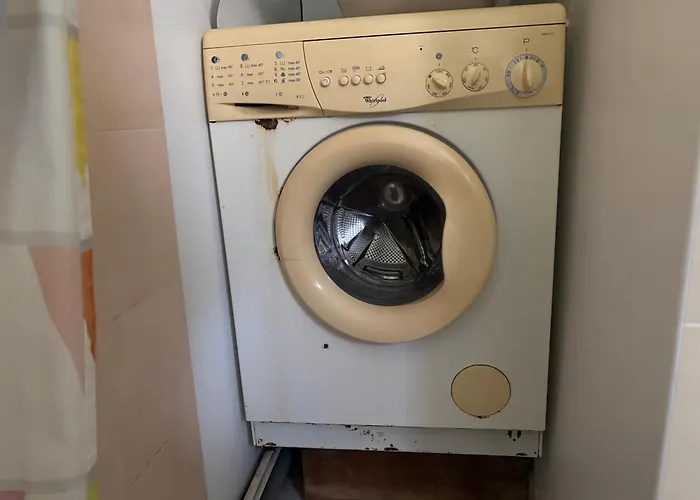 Lumineuse Spacieuse Dans Impasse Au Calme A Proximite D'un Chateau Deux Verandas Grand Jardin Pour Velos, Pres Port En Bessin Et Bayeux, Proche Plages Du Debarquement