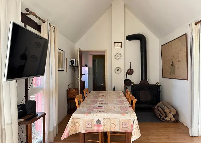 Lumineuse Spacieuse Dans Impasse Au Calme A Proximite D'un Chateau Deux Verandas Grand Jardin Pour Velos, Pres Port En Bessin Et Bayeux, Proche Plages Du Debarquement Semesterbostad *